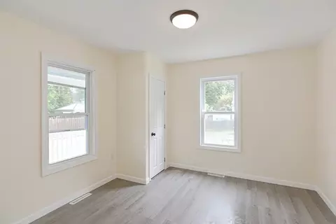 8 Spring St, Attleboro, MA 02703 photo 6