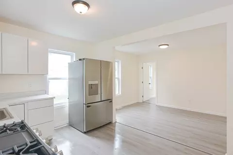 8 Spring St, Attleboro, MA 02703 photo 4