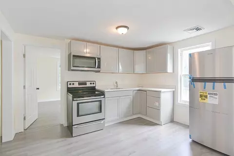 8 Spring St, Attleboro, MA 02703 photo 7