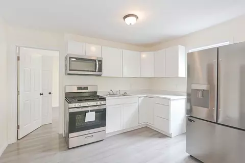 8 Spring St, Attleboro, MA 02703 photo 3