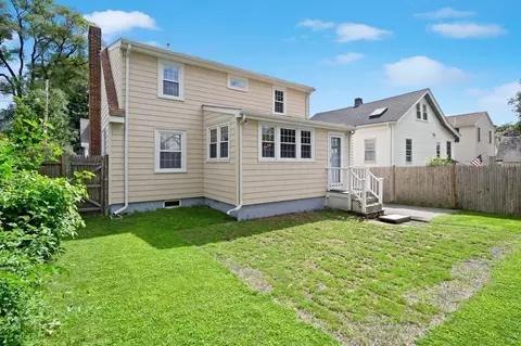 16 Spencer St, Braintree, MA 02184 photo 2
