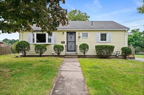 39 Holmes Ave, Weymouth, MA 02191