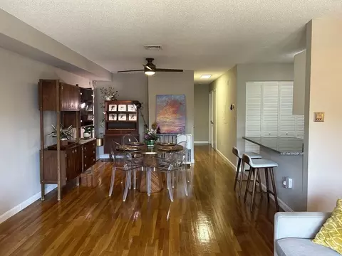 616 Boston Ave #2D, Medford, MA 02155