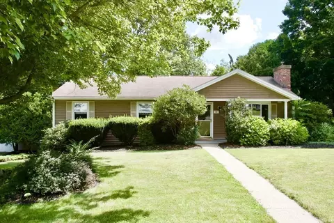 26 June St, Dudley, MA 01571