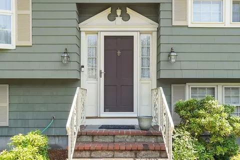 125 Partridge Rd, Billerica, MA 01821