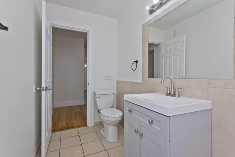 18 Greenacre Sq, Springfield, MA 01105 photo 25