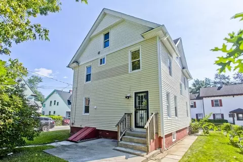 18 Greenacre Sq, Springfield, MA 01105 photo 32