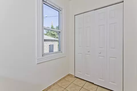 18 Greenacre Sq, Springfield, MA 01105 photo 12
