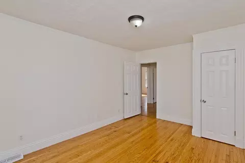 18 Greenacre Sq, Springfield, MA 01105 photo 18