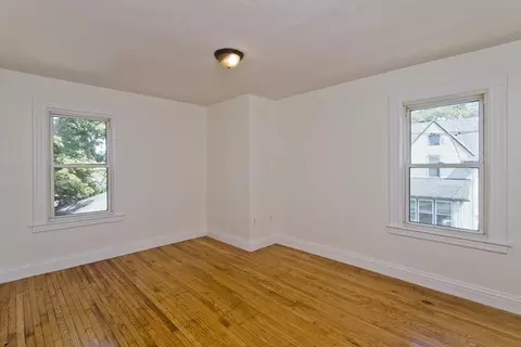 18 Greenacre Sq, Springfield, MA 01105 photo 29