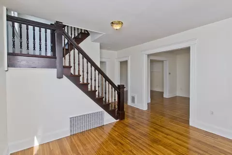 18 Greenacre Sq, Springfield, MA 01105 photo 3