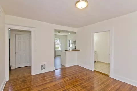 18 Greenacre Sq, Springfield, MA 01105 photo 8