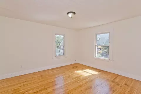 18 Greenacre Sq, Springfield, MA 01105 photo 24
