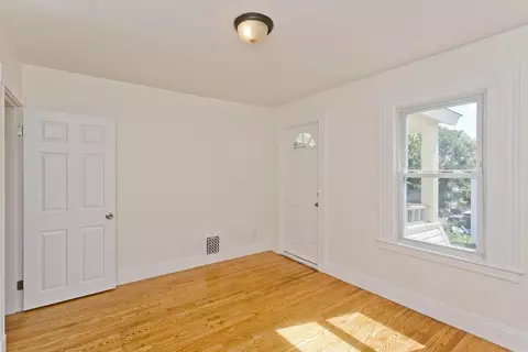 18 Greenacre Sq, Springfield, MA 01105 photo 20