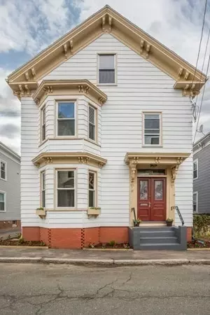 37 Boardman St #1, Salem, MA 01970