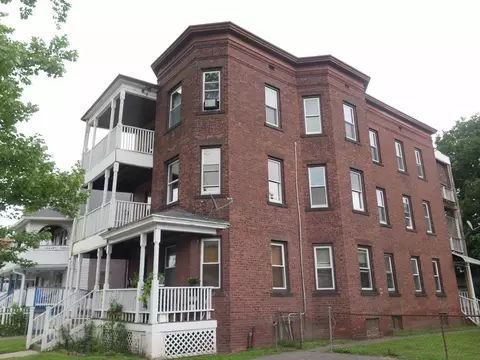 61 Woodmont St, Springfield, MA 01104