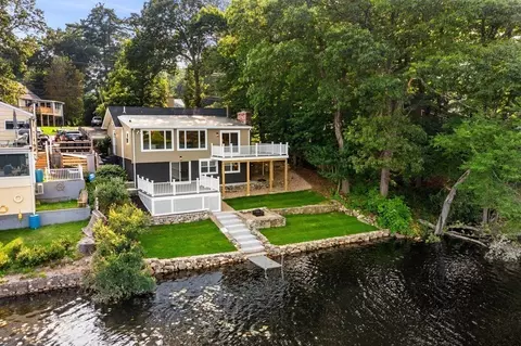 121 Lakeshore Dr, Georgetown, MA 01833