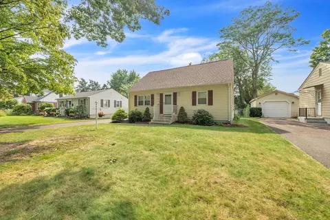 66 Clement St, Springfield, MA 01118 photo 3