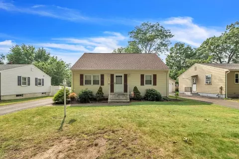 66 Clement St, Springfield, MA 01118 photo 1