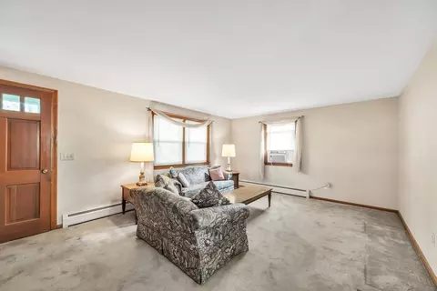 66 Clement St, Springfield, MA 01118 photo 9