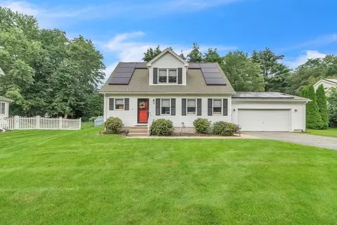 20 Cara Ln, Springfield, MA 01128