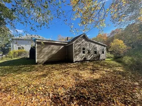 79 Station Rd, Barre, MA 01005 photo 2