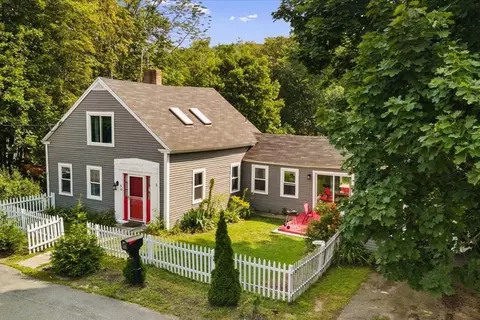 26 Water St, Ashburnham, MA 01430