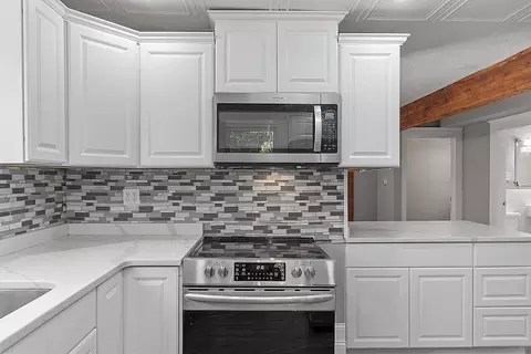 27 Oak St, Templeton, MA 01436