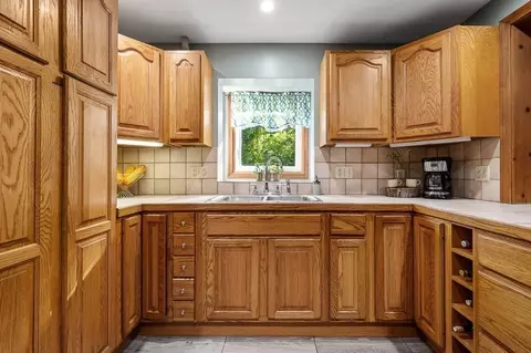 298 Thompson Rd, Webster, MA 01570 photo 17