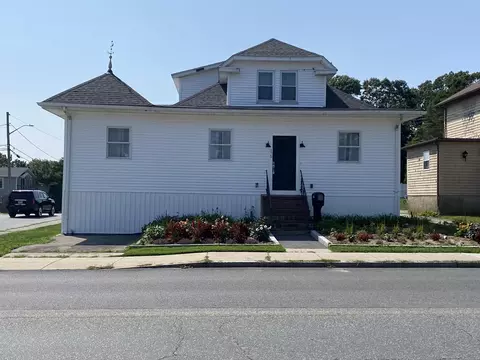 175 S Main St, Acushnet, MA 02743