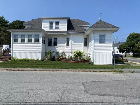 175 S Main St, Acushnet, MA 02743 photo 2