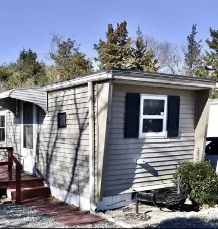 13 Jake Ln, Acushnet, MA 02743