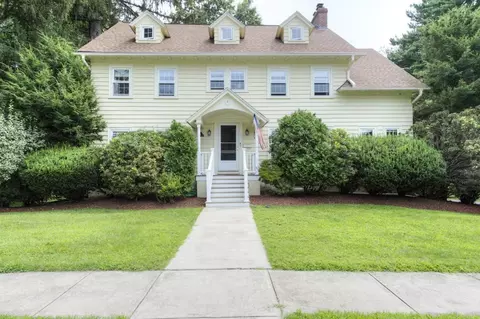 8 Creswell Rd, Worcester, MA 01602