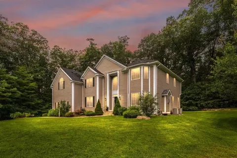 177 Grove St, Lexington, MA 02420