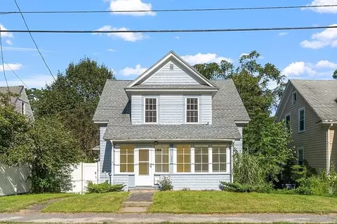 303 Lake Ave, Worcester, MA 01604