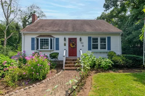 613 Pleasant St, Stoughton, MA 02072