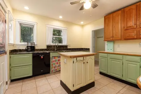 31 Plain St, Millis, MA 02054 photo 10