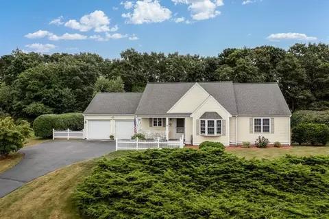 8 Ocean Pines Dr, Bourne, MA 02562