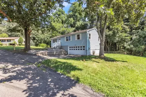 185 Murphy Ln, Chicopee, MA 01020 photo 2