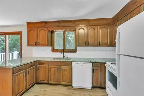 185 Murphy Ln, Chicopee, MA 01020 photo 8