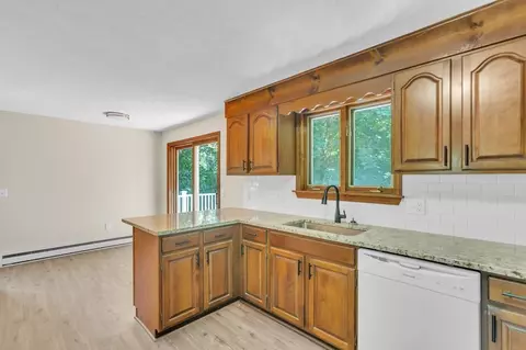 185 Murphy Ln, Chicopee, MA 01020 photo 7