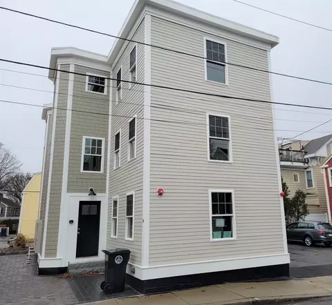 4 Hardy St #2, Salem, MA 01970