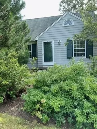 52 Clifton St, Attleboro, MA 02703