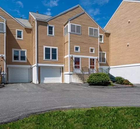 47 Camelot Dr #47, Worcester, MA 01609