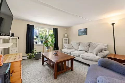 19 Hawthorne Rd, Gloucester, MA 01930 photo 2