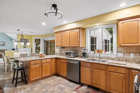 6 Strawberry Knoll Dr, Sutton, MA 01590 photo 6
