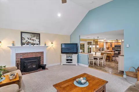 6 Strawberry Knoll Dr, Sutton, MA 01590 photo 13