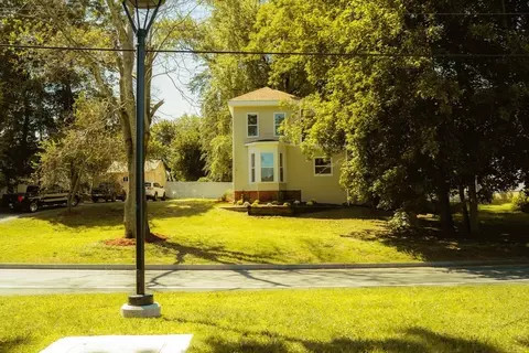 1 Railroad St, Haverhill, MA 01835