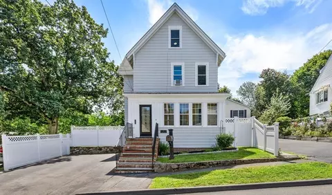 4 Arcadia St, Malden, MA 02148