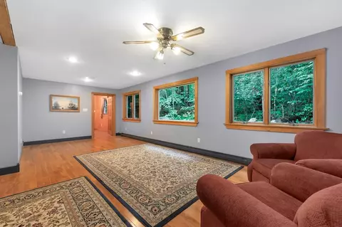 24 Walker St, Gloucester, MA 01930 photo 10